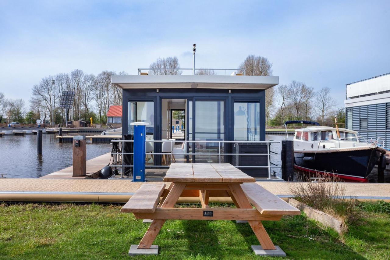 Вилла Welcome In - Houseboat Agua Dolce Met Tuin, Paviljoenwei 4, Sneek - Offingawier Экстерьер фото